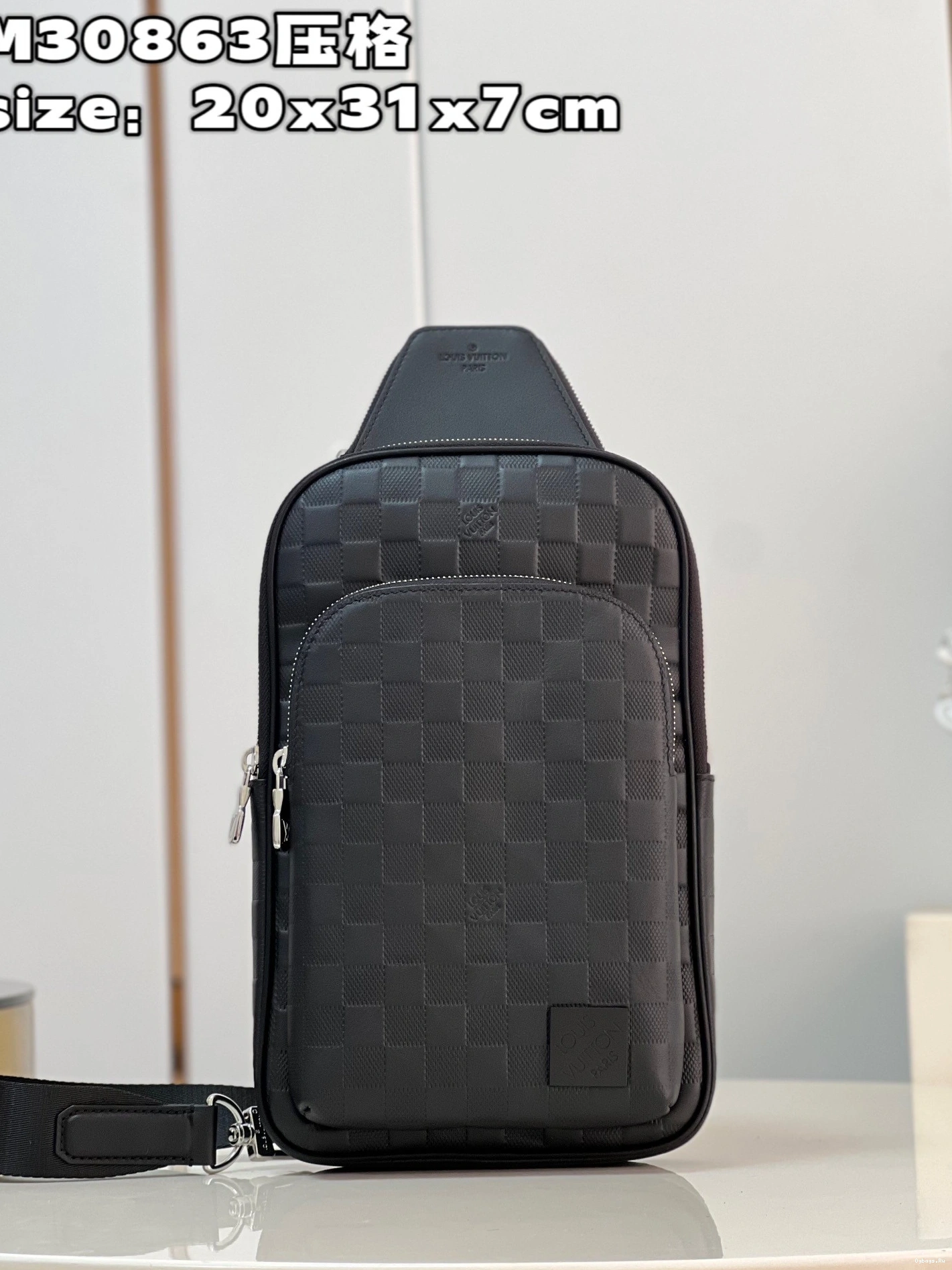 Slingbag LOUIS Avenue NM VUITTON 0210